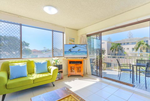 20 Kingsway 3 Bedroom Holiday Apartment - Accommodation Sunshine Coast 0