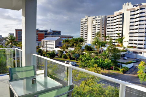 201 Lake Street - Accommodation Sunshine Coast 2