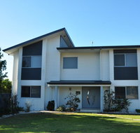21 Tingira Close - Family home in a quiet street enjoying ocean views