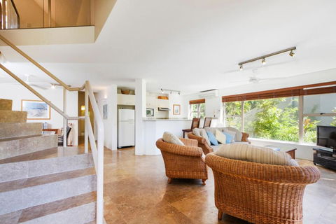 Calm And Comfort At Little Cove - Accommodation Sunshine Coast 2