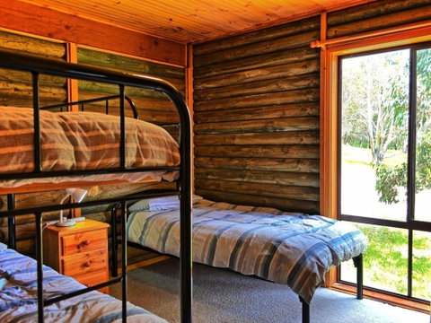 Cabin 3 - Snowy Accommodation - Accommodation Sunshine Coast 2