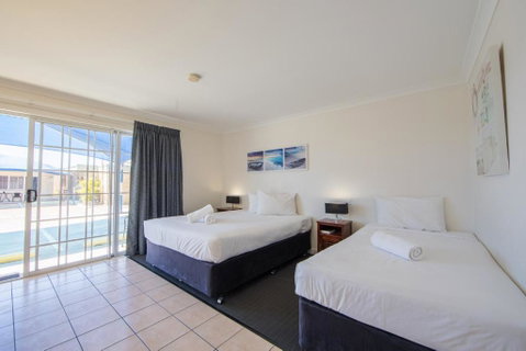 Caboolture Motel - Accommodation Sunshine Coast 2