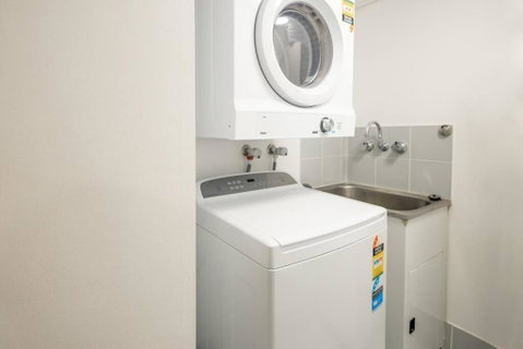 Cairns 1 BR - Stylish Getaway Apartment, Esplanade - Accommodation Sunshine Coast 4