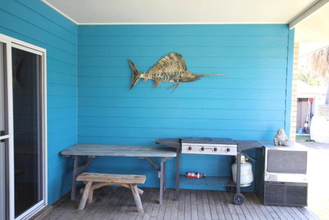 CASTAWAY BEACH HOUSE- NO Parties - NO Pets - Accommodation Sunshine Coast 4