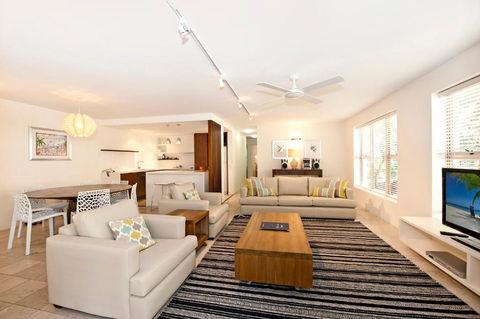 Coastal Sanctuary Near Little Cove Beach - Accommodation Sunshine Coast 3