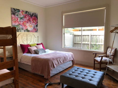 D108 Fantastic Sun Crescent Gathering - Accommodation Sunshine Coast 0