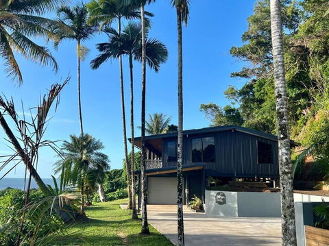 Daintree Views - Ocean View Pole House - Accommodation Sunshine Coast 0