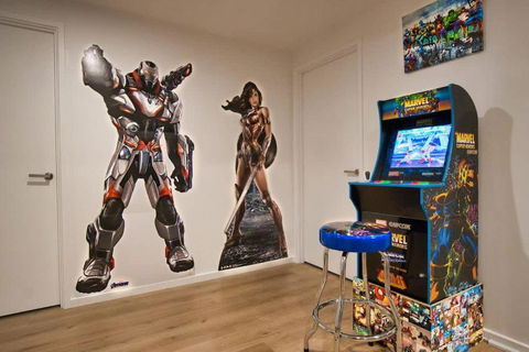 DC Vs Marvel Theme Ft Arcade Machine Pool Gym Sauna BBQ - Accommodation Sunshine Coast 2