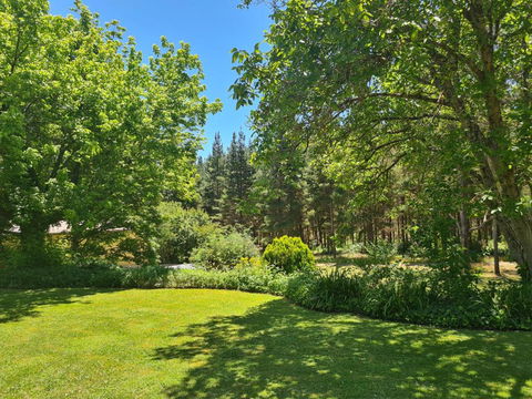 DELANY VILLAS BRIGHT - Spa Luxury On Delany Avenue - Accommodation Sunshine Coast 4