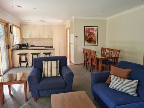 DELANY VILLAS BRIGHT - Spa Luxury On Delany Avenue - Accommodation Sunshine Coast 0