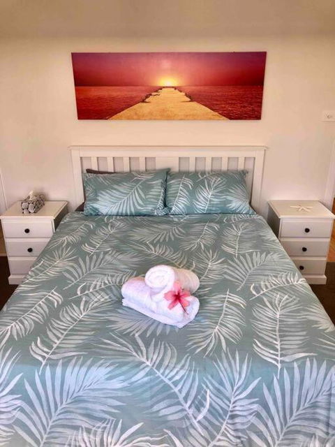 DELUXE Escape! Central, NEW & Spacious 3 Bed - Accommodation Sunshine Coast 1