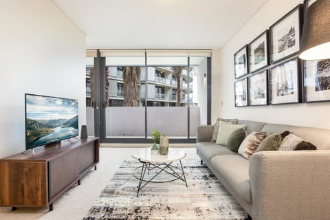 Darling Harbour Apartment Near King St Wharf - Accommodation Sunshine Coast 0