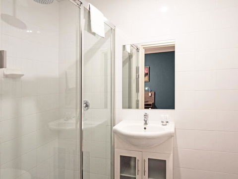 28 Hotel - Accommodation Sunshine Coast 2