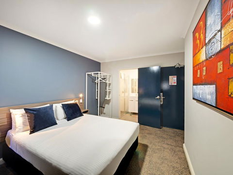 28 Hotel - Accommodation Sunshine Coast 1