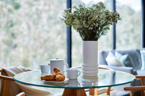 2BR Apt With Yarra River Views & Parking - Accommodation Sunshine Coast 2