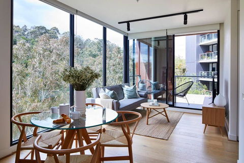 2BR Apt With Yarra River Views & Parking - Accommodation Sunshine Coast 0