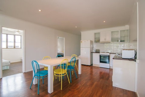 3 Bedroom Apartment / Spence St - Accommodation Sunshine Coast 1