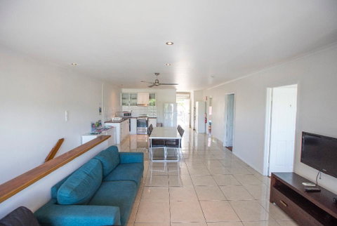 3 Bedroom Apartment // Spence St - Accommodation Sunshine Coast 0