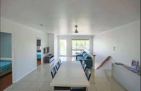 3 Bedroom Apartment // Spence St - Accommodation Sunshine Coast 1