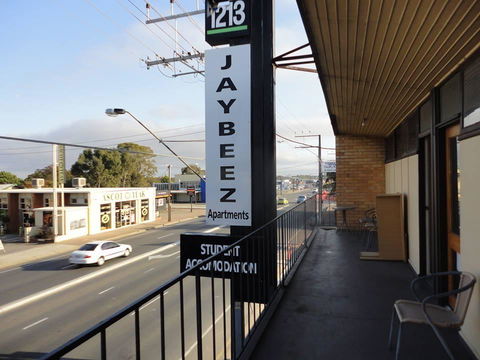 3 BEDROOM APARTMENT ST MARYS - Accommodation Sunshine Coast 0