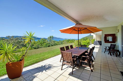 3 Bedroom Poinciana Lodge - Accommodation Sunshine Coast 0