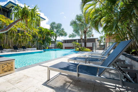 3 Bedroom Ultimate Luxury Waterfront - Accommodation Sunshine Coast 0