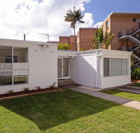 3 Lillian Street - fantastic house so close to the water - Accommodation Sunshine Coast