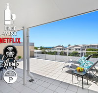 3BR Coolum Beach  Rooftop Terrace Spa Tennis Pool