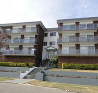 4 'Adriana' 83 Ronald Avenue - open plan living with backyard - Accommodation Sunshine Coast