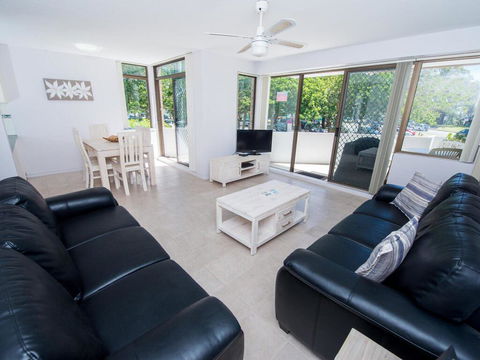 4 'Fleetwood' 63 Shoal Bay Rd - Air Conditioned Unit With Magnificent Water Views - Accommodation Sunshine Coast 3