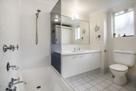 4 Cote D Azur 6 Douglas Street - Accommodation Sunshine Coast 2