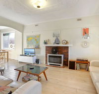 4 MONTROSE AVE - retro home in the heart of town - Accommodation Sunshine Coast