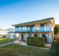 45 Hillside Cres Beach House - Accommodation Sunshine Coast