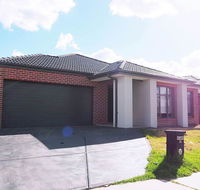 5 Bed 2 Bath big house - Accommodation Sunshine Coast
