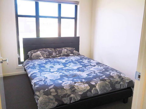 5 Bed 2 Bath Big House - Accommodation Sunshine Coast 2