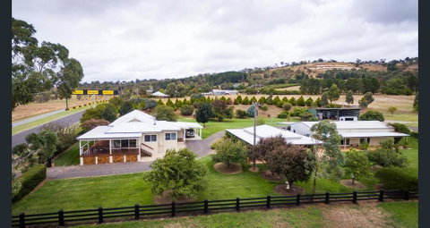505 CONROD STRAIGHT MOUNT PANORAMA - Accommodation Sunshine Coast 1