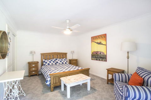 58 Seaview St - Summer Days - Accommodation Sunshine Coast 1