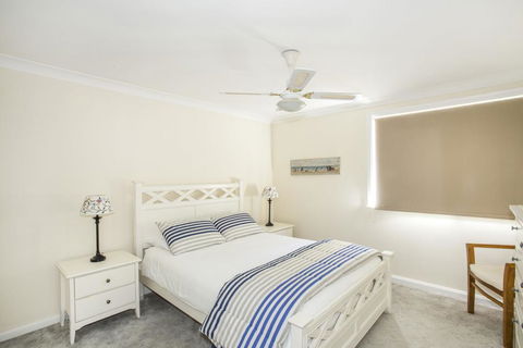 58 Seaview St - Summer Days - Accommodation Sunshine Coast 3