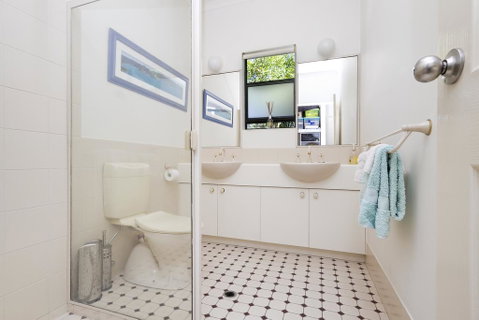 6 Avenal - Accommodation Sunshine Coast 1