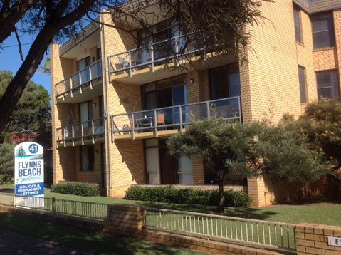 7 Flynn's Beach Apartment - Accommodation Sunshine Coast 0