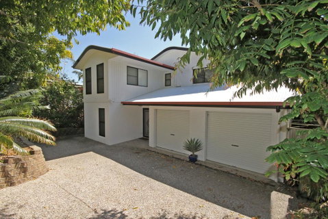 8 Springfield Avenue - Pet Friendly, Linen Included - Accommodation Sunshine Coast 0