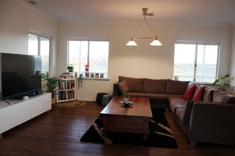 A Better Life Animal Sanctuary FarmStay - Private Two-Bedrooms, Lounge Room & Bathroom & Toilet, Shared Kitchen - Accommodation Sunshine Coast 3