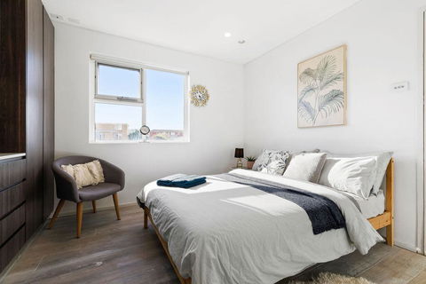 A Bright & Comfy Beach Studio, 5min Walk To Bondi Beach - Accommodation Sunshine Coast 0