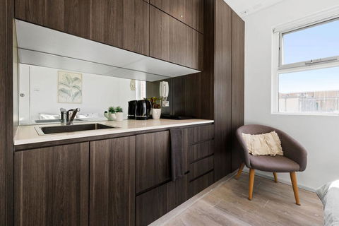 A Bright & Comfy Beach Studio, 5min Walk To Bondi Beach - Accommodation Sunshine Coast 2