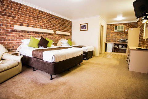 A Line Motel - Accommodation Sunshine Coast 1