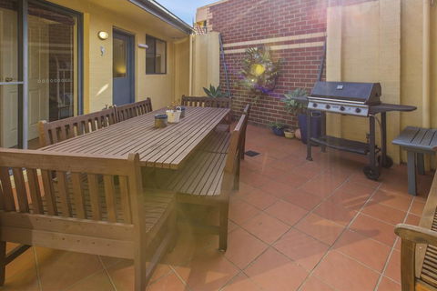 A Mariners Place - BEST Location In Town! - Accommodation Sunshine Coast 3