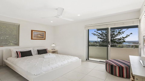 A Stylish Apartment With Noosa Views! - Unit 6 Yaringa 29 Noosa Drive - Accommodation Sunshine Coast 1