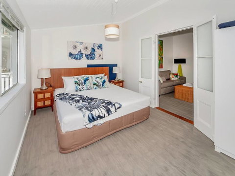 A Touch Of The Bahamas On McKenzie MK3 - Accommodation Sunshine Coast 2