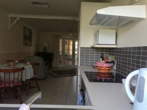 A Victor Harbour Retreat Aldinga Tony's Music Cottage - Accommodation Sunshine Coast 0