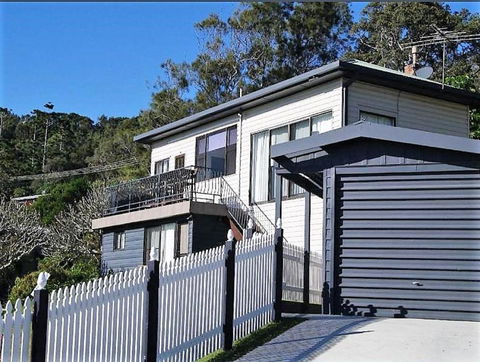 AAA Views, 2 View Street - Accommodation Sunshine Coast 1